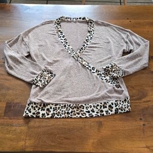 Leopard Print Trim Light Brown V-Neck Sweater Size Medium